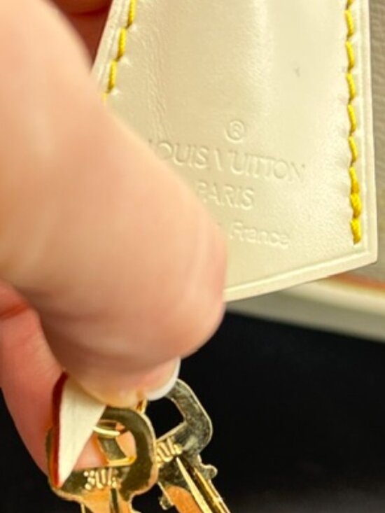 Louis Vuitton | Lockit PM | Suhali Leather | Blanc | VINTAGE - Quiet Luxury - Picture 15 of 16